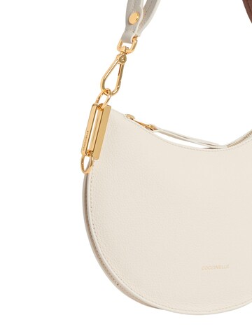 Borsa a spalla 'COCCINELLE Sunup S26' di Coccinelle in bianco