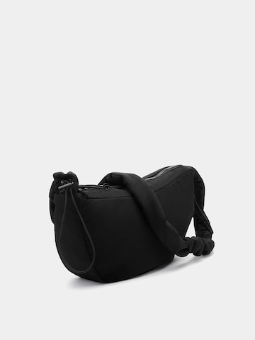 Pull&Bear Schultertasche in Schwarz: predná strana