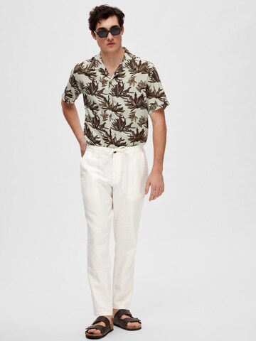 Slimfit Pantaloni chino 'SLHBrody' di SELECTED HOMME in bianco