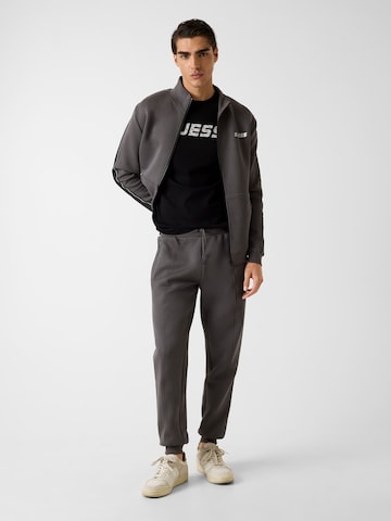 GUESS Tapered Pants in Grey