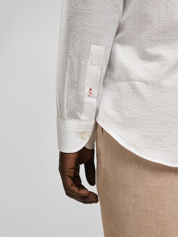 HECHTER PARIS Regular fit Button Up Shirt in White