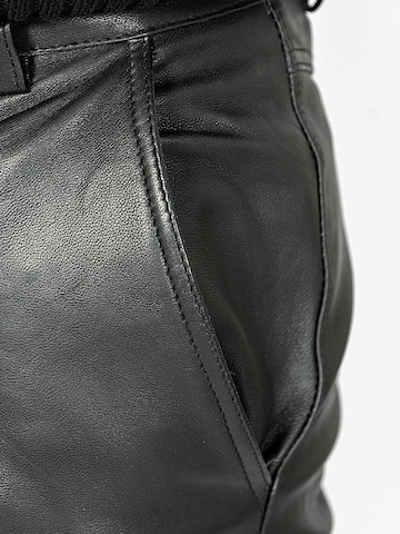 Be  Noble Regular Chino trousers 'Chinohose als EDEL - Echtleder Lederhose schwarz' in Black