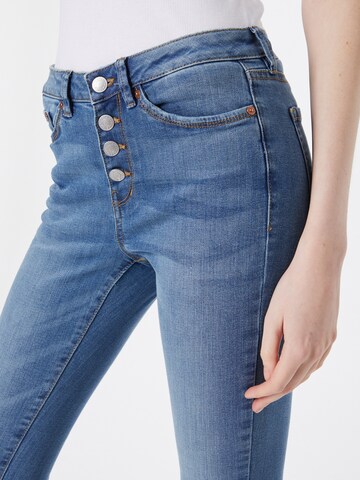 TOM TAILOR DENIM Skinny Jeans 'Nela' in Blauw