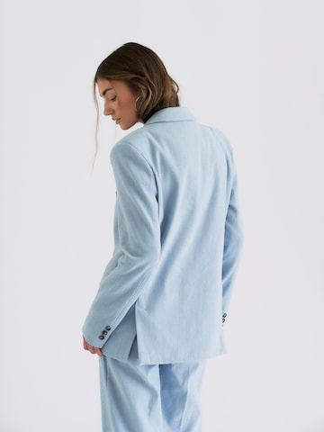 RÆRE by Lorena Rae Blazer 'Salma' in Blau