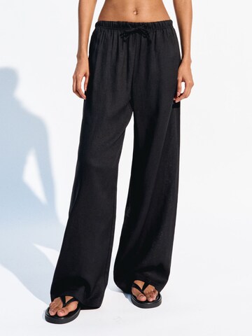 Wide Leg Pantalon Bershka en noir : devant