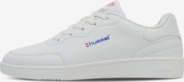 Hummel Sneakers in White: front