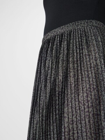 ABOUT YOU Curvy Rok 'Lucca' in Zwart