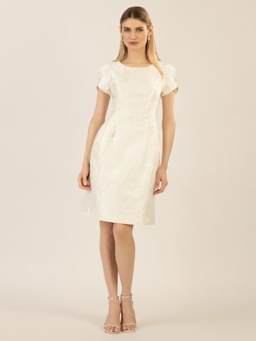APART Kleid in Weiß