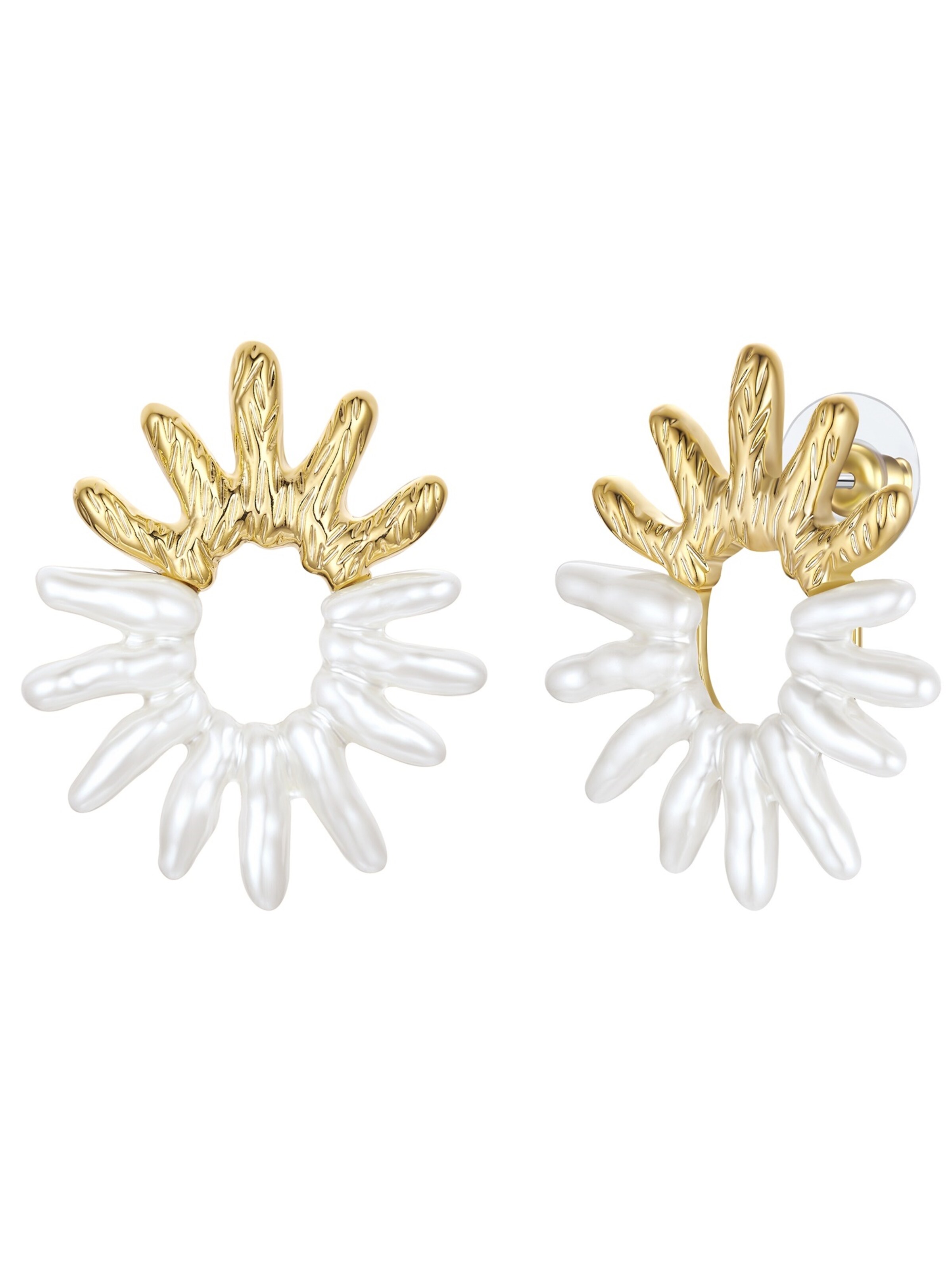 Yokoamii Earrings in Gold: front