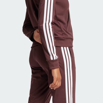 ADIDAS SPORTSWEAR Тренировочный костюм 'Essentials' в Красный