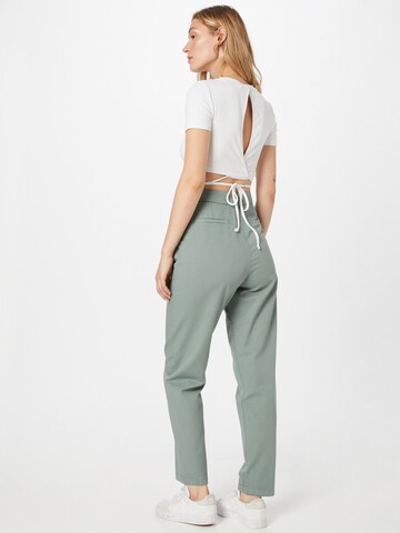 Regular Pantaloni cutați de la ESPRIT pe verde