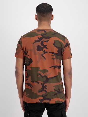 Coupe regular T-Shirt ALPHA INDUSTRIES en orange