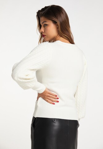 faina Sweater in White