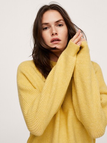 Pullover 'Humma' di MANGO in giallo