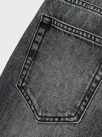 Loosefit Jean 'RYAN' NAME IT en gris