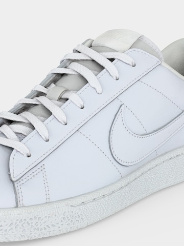 Nike Sportswear Σνίκερ χαμηλό 'CLASSIC' σε λευκό