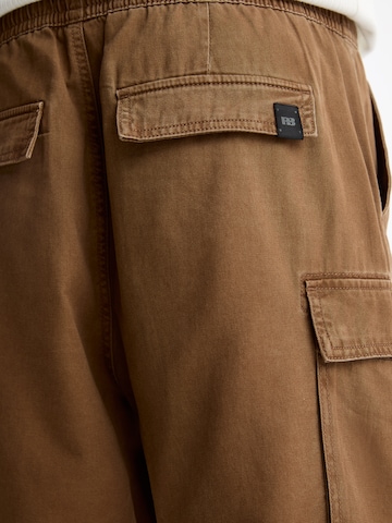 Pull&Bearregular Cargo hlače - smeđa boja