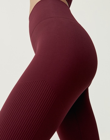 Skinny Pantalon de sport ' Yami ' Born Living Yoga en rouge