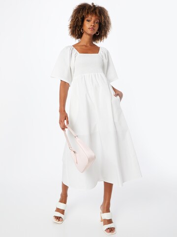 Robe 'Josha' Gestuz en blanc