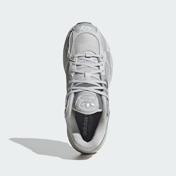 ADIDAS ORIGINALS Sneakers laag 'Astir' in Grijs