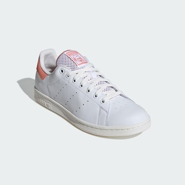 ADIDAS ORIGINALS Trampki niskie w kolorze biały