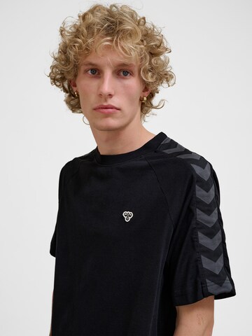 Hummel Performance shirt 'ARCHIVE' in Black