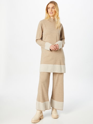 Pantalons de tailleur Trendyol en beige : devant