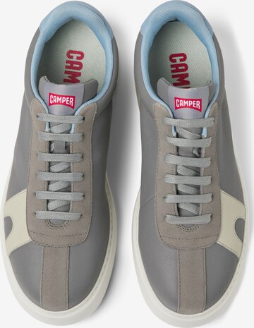 Sneaker bassa 'Runner K21' di CAMPER in grigio