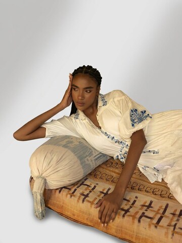 Miss June Blousejurk 'Robe Courte Alessia' in Wit