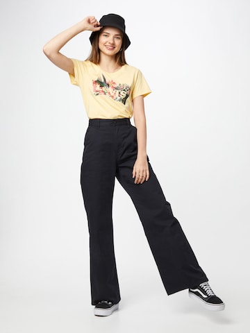 Maglietta 'The Perfect Tee' di LEVI'S ® in giallo