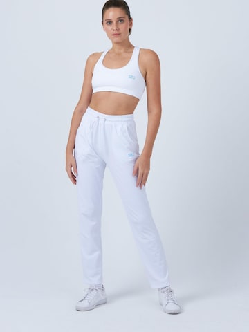 Pantaloni sportivi 'Slim Long Training Pants' di SPORTKIND in bianco: frontale