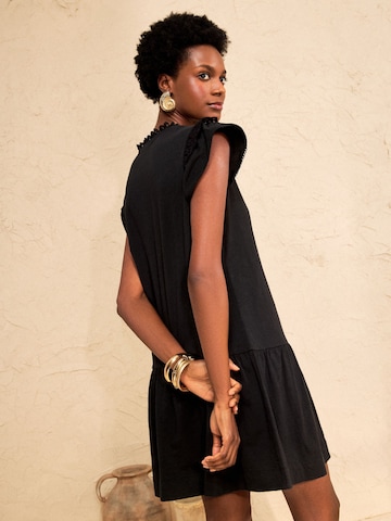 love & roses Dress in Yellow