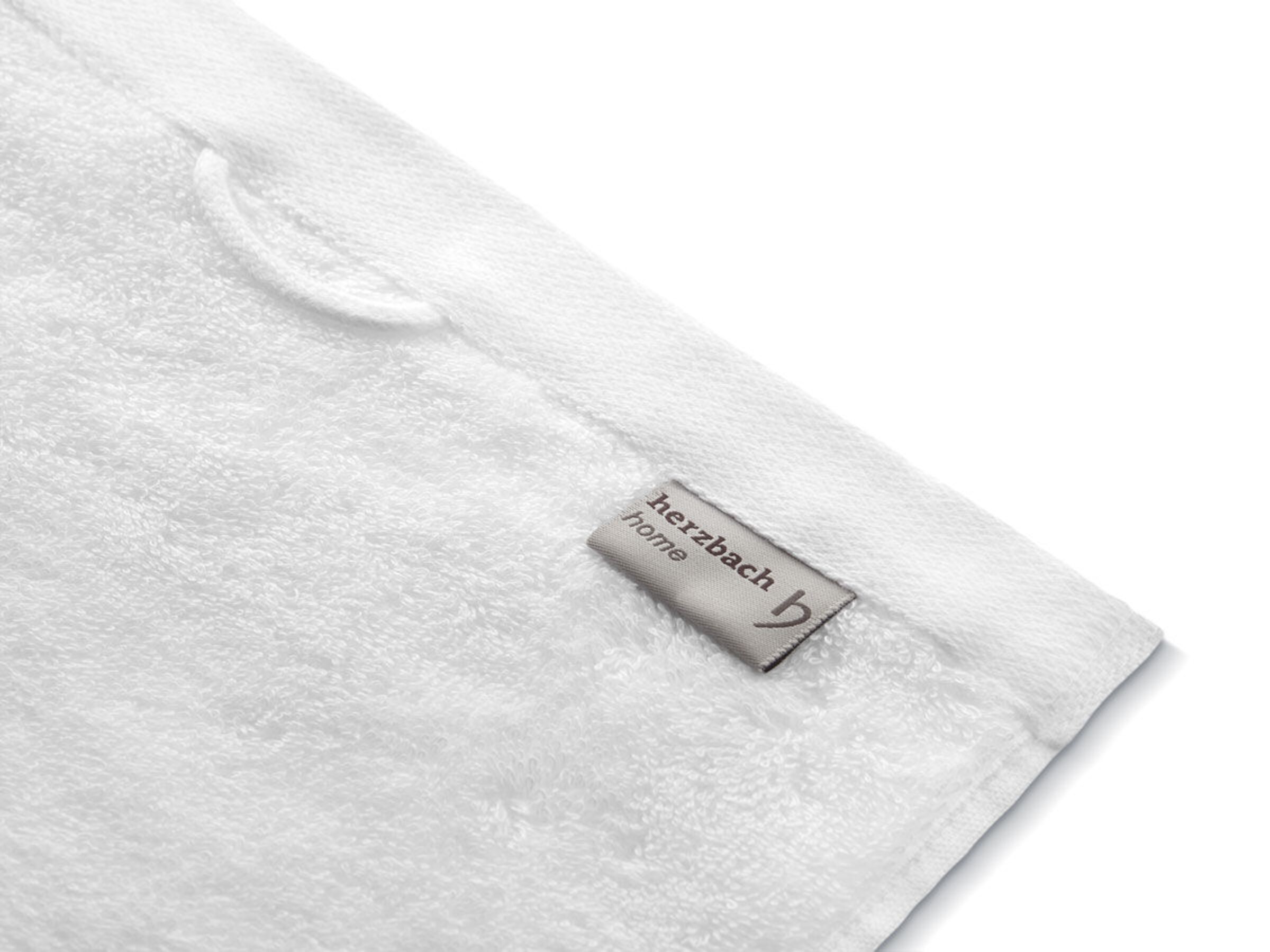 Herzbach home Set in White