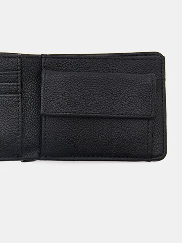 Pull&Bear Wallet in Black