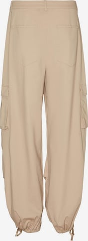 Effilé Pantalon cargo VERO MODA en beige