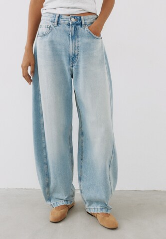 Pull&Bear Barrel Jeans in Blau: Vorderseite