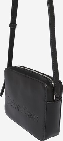 Calvin Klein Umhängetasche in Schwarz