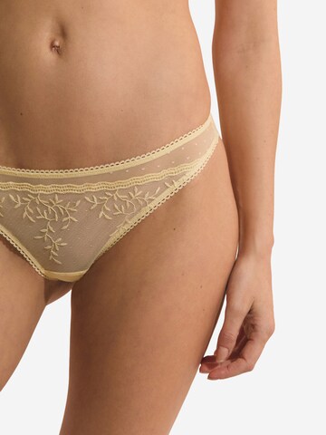 ETAM Thong 'Amazone' in Beige