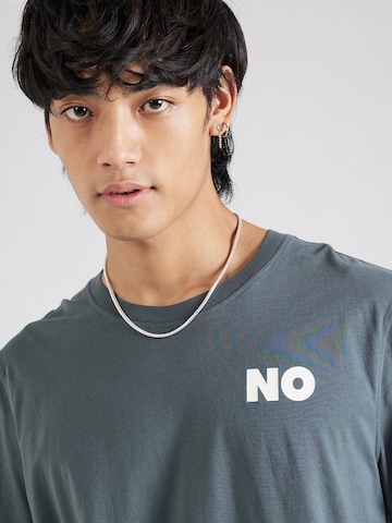 ARMEDANGELS Bluser & t-shirts 'ADONI MAAYBE' i grå
