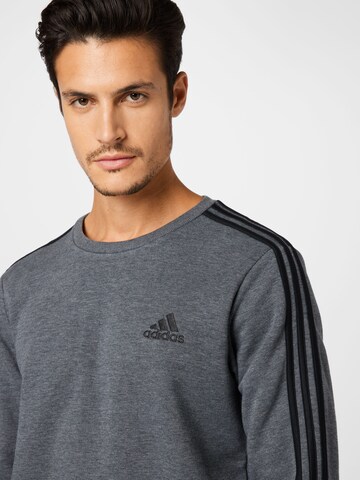 ADIDAS SPORTSWEAR Sweatshirt 'Essentials Fleece 3-Stripes' in Grau