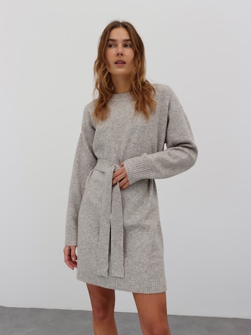 Robe 'Mariana' EDITED en gris : devant