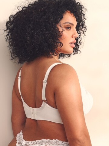 T-shirt Reggiseno di Next in bianco