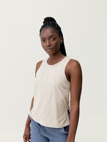 Born Living Yoga Functioneel shirt in Beige: voorkant