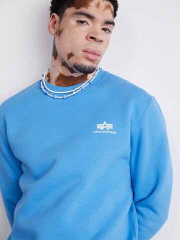 ALPHA INDUSTRIES Sweatshirt in Blau