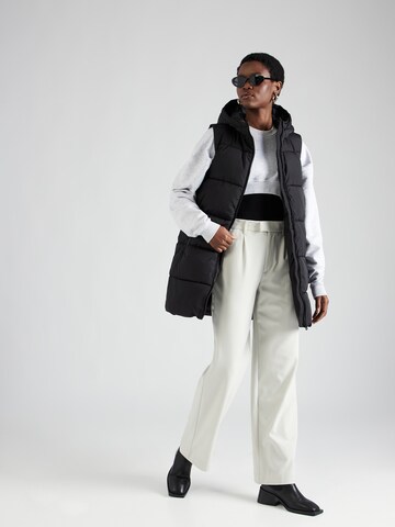 VERO MODA - Chaleco 'VMLigaholly' en negro