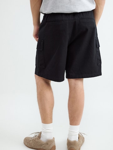 BALMOHK Regular Shorts in Schwarz