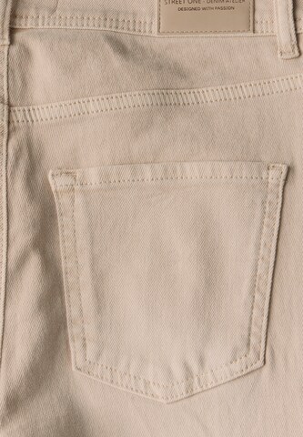 STREET ONE Flared Jeans in Beige