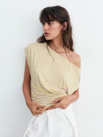 T-shirt Pull&Bear en jaune : devant