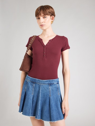 HOLLISTER Футболка в Красный: спереди