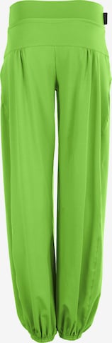Winshape Ohlapna forma Športne hlače 'WTE3' | zelena barva